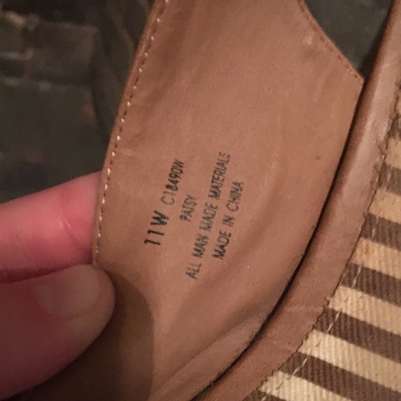 Size 11W brown flats. - Picture 4 of 5